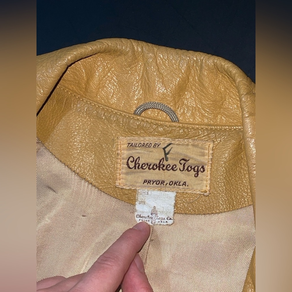 1950s-60s Vintage Cherokee Tan/Mustard Leather Jacket with Fringe - Picture 6 of 11